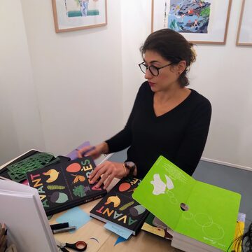 Séance de dédicace d'Anne Margot Ramstein, dans la librairie-galerie Jaune Citron à Orléans